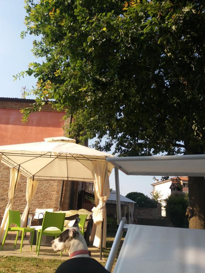 R&B Un Mondo A Colori Ferrara Bagian luar foto